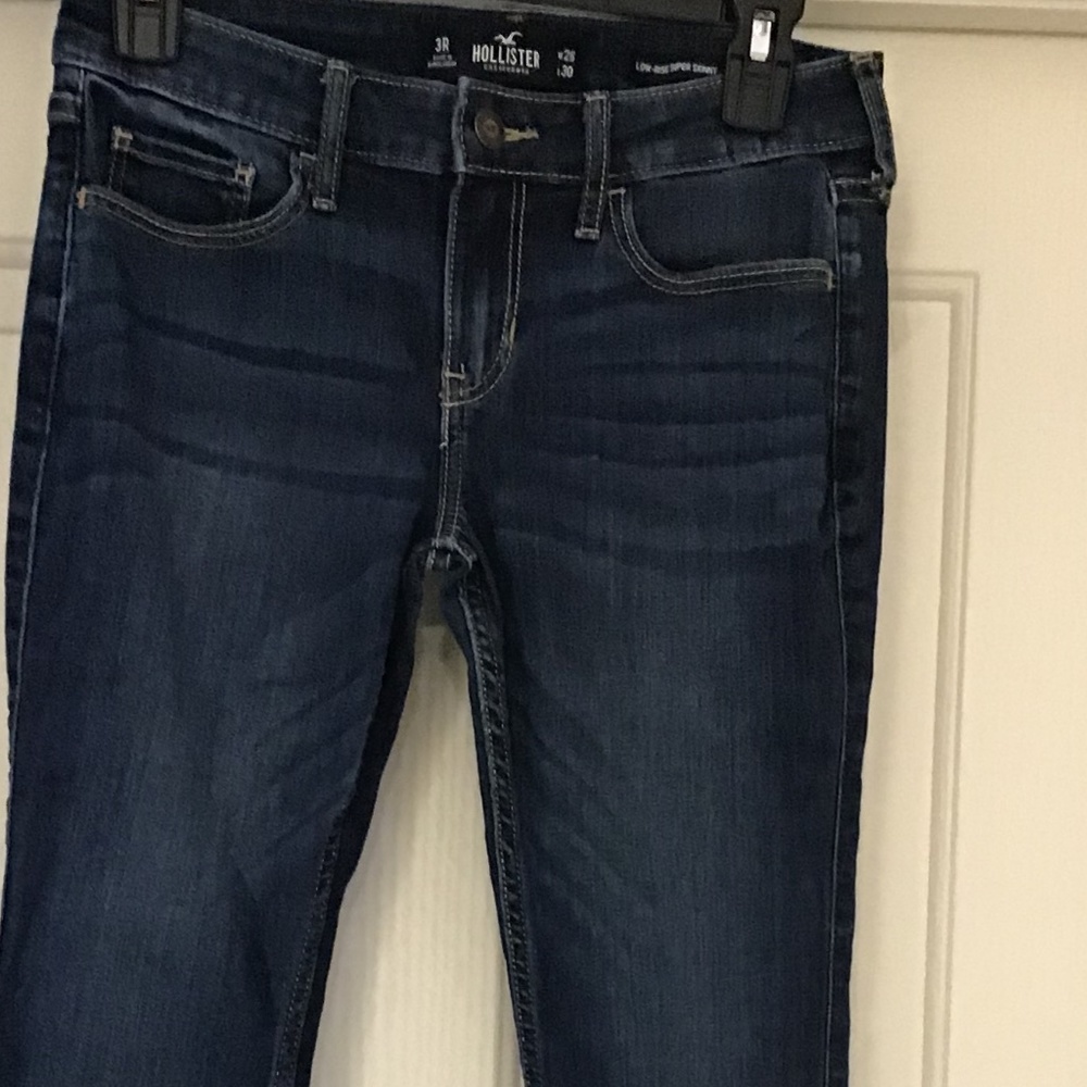 Hollister  -Low - Rise Super Skinny Jeans - Size 3Regular
